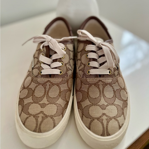 COACH tan, brown and white Signature Logo Tennis Shoe Style Sneakers. Sz 7.5. - Picture 1 of 6